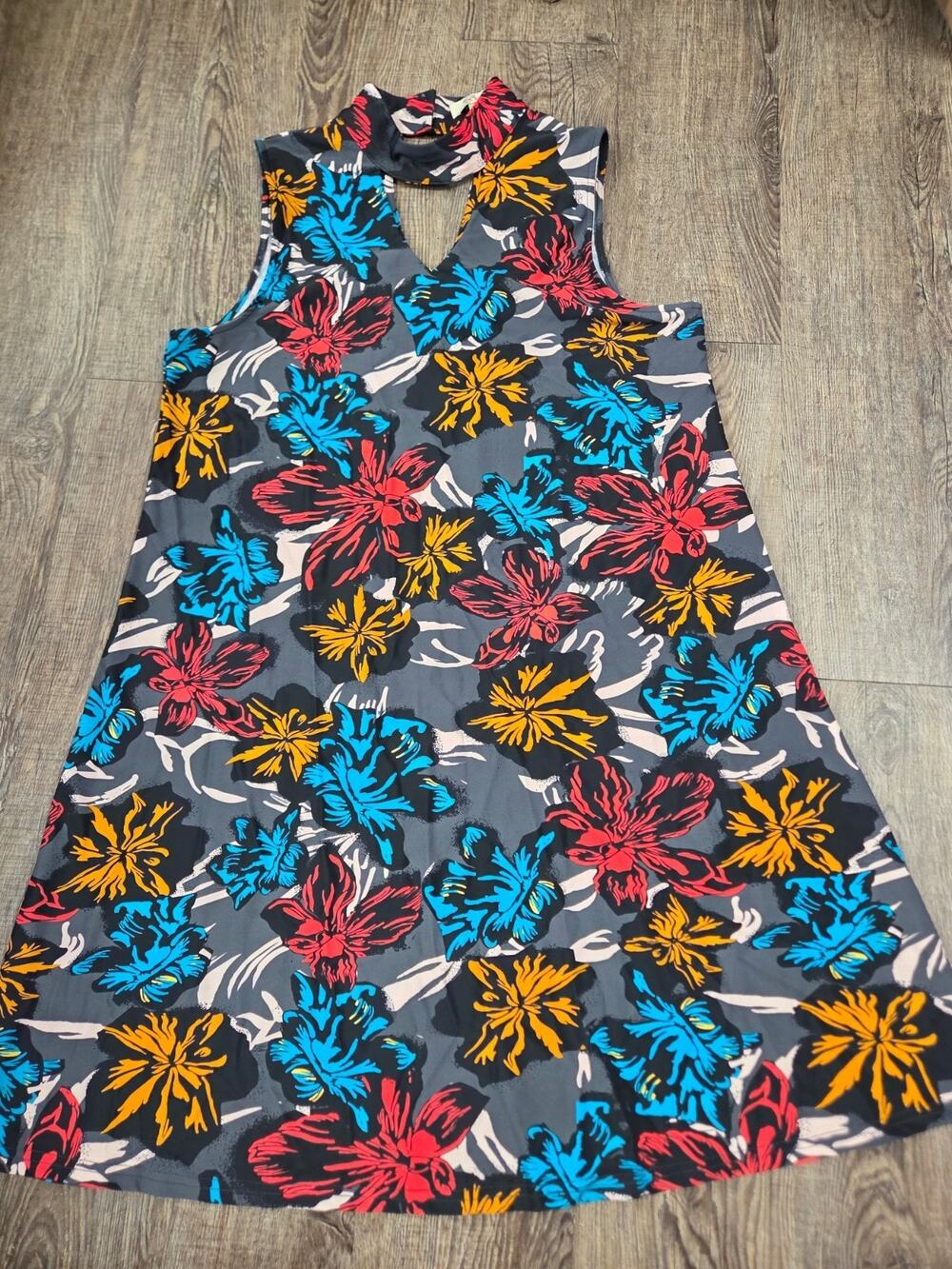 Aryeh Women's Black Blue Red Sleeveless Stretchy Flowy Short Dress Medium